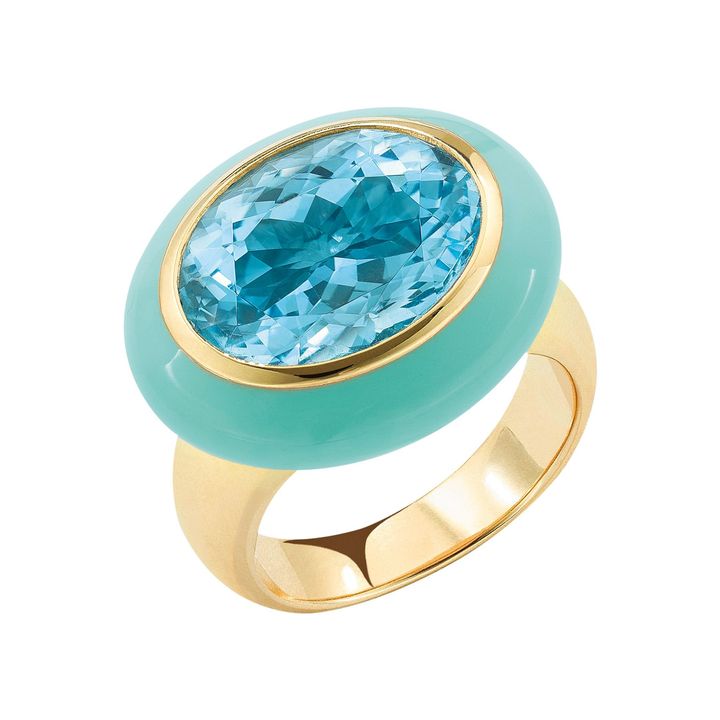 「アレーナ」 リング YG×ブルートパーズ×エナメル ￥1,133,000／ROBINSON PELHAM