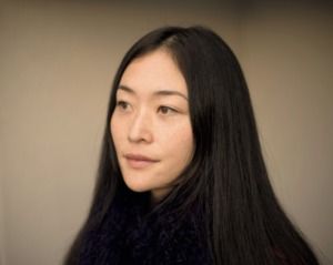 在本彌生（写真家）