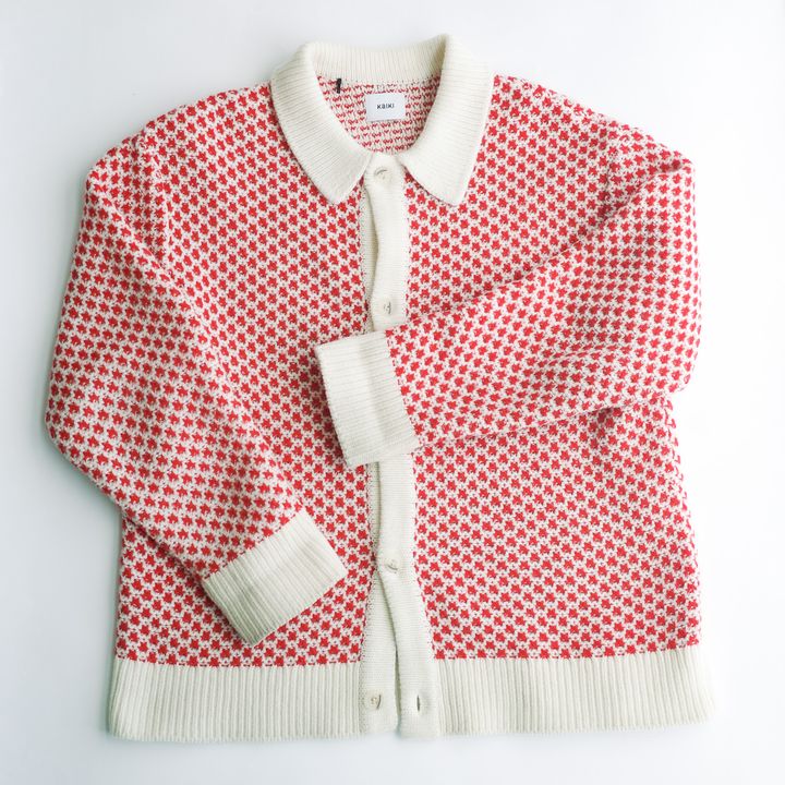 今年のニット…どう着る？カラーは赤、“重ねる”のが編集部の気分です【ちょっとひと息。コラムの時間ですよ！ from FUDGE.jp編集部 vol.36】