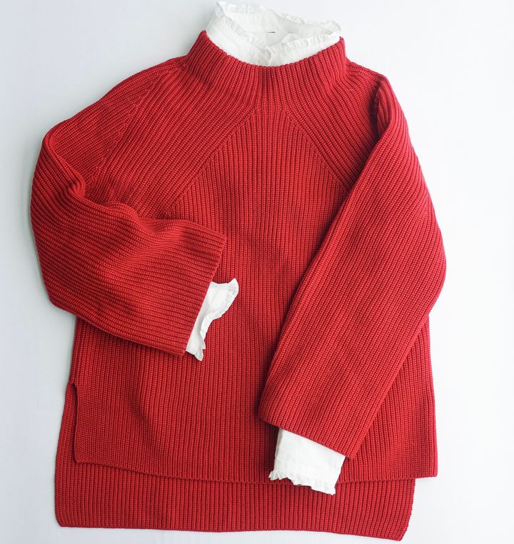 今年のニット…どう着る？カラーは赤、“重ねる”のが編集部の気分です【ちょっとひと息。コラムの時間ですよ！ from FUDGE.jp編集部 vol.36】