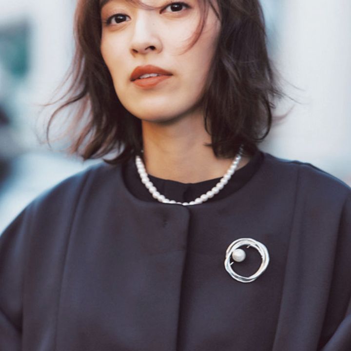 ブローチのコーデ