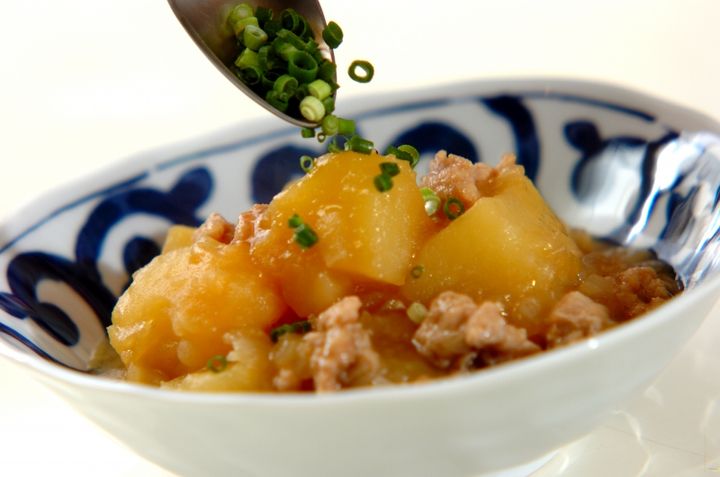 ジャガイモと鶏そぼろのバターしょうゆ煮の作り方4