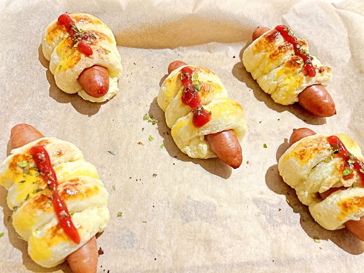 トッピングをした餅もちウインナーロール