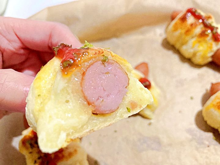 餅もちウインナーロールの断面図