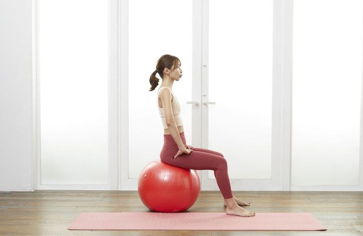 口から息を吐くときは、口をすぼめて「フゥー」という感じで大きく吐き出します