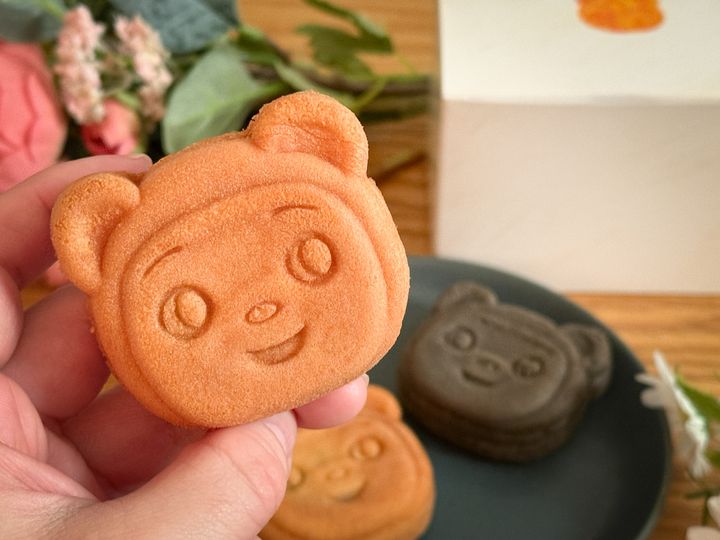 手に持った「こぐま焼き」