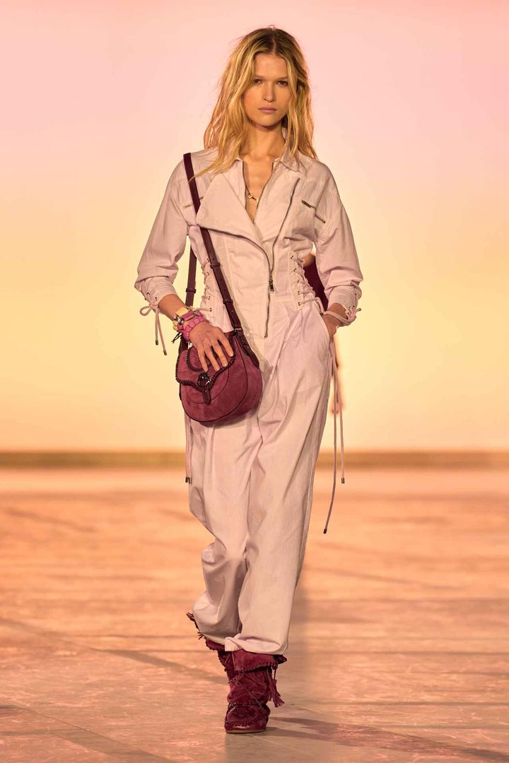 画像1: ISABEL MARANT 2025年春夏コレクション 出典：イザベル マラン