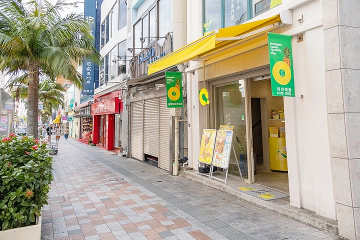  国際通りの散策中に立ち寄りたい一軒