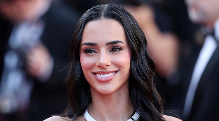 妊娠中のネイマール妻、マタニティファッションが話題 「お腹を見せながら登場」