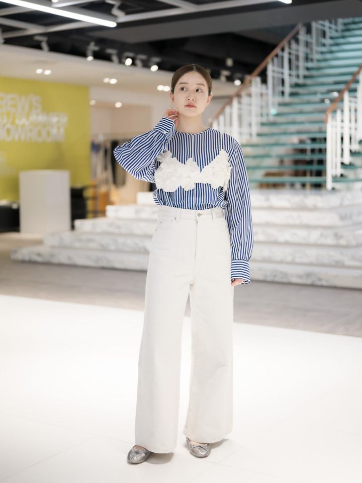 画像: ブラウス￥15,400、パンツ￥19,800ともに【イエナ】 ビスチェ￥35,200【マージ デコラティブ】 その他／本人私物 出典：イエナ