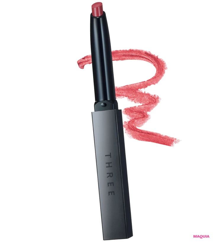 桐谷美玲さんはTHREEの細リップが推し！ 真っ先に使いたい春新色で主役顔メイク_3