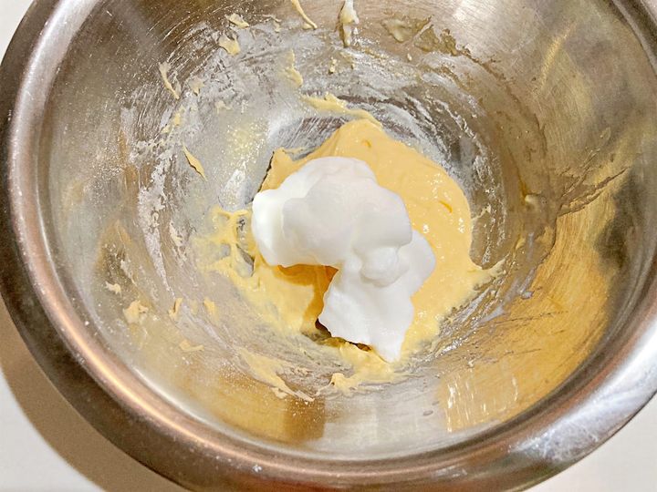少量のメレンゲを混ぜる