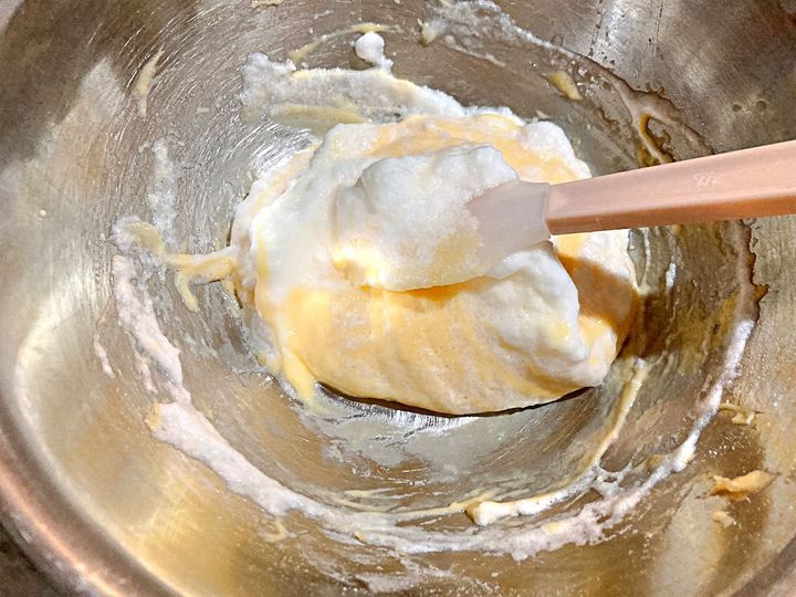 メレンゲを混ぜる