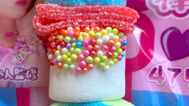 しなこちゃんのグミマシュマロ棒 赤いグミはいちご風味 キラキラマシュマロ