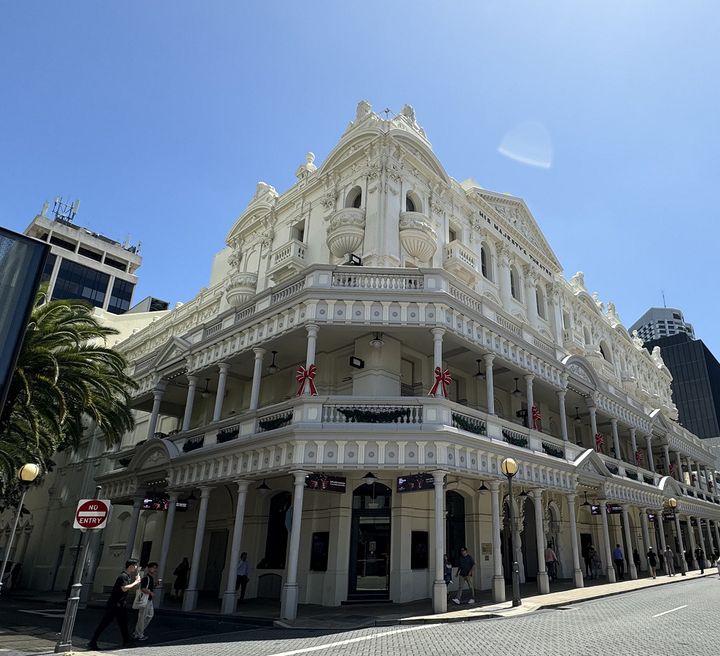 州の遺産の象徴「ヒズ・マジェスティーズ・シアター」