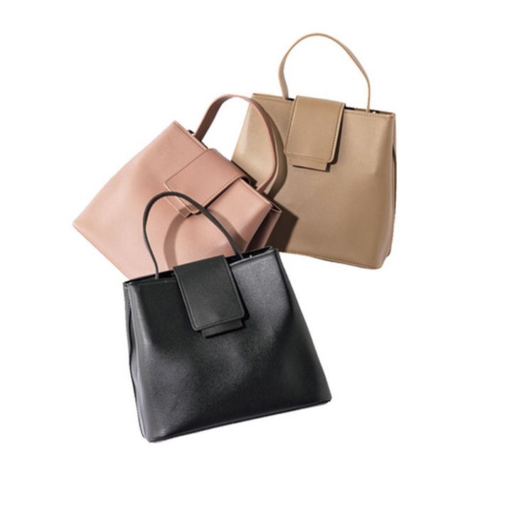 シンプルでオシャレなエコレザーバッグ