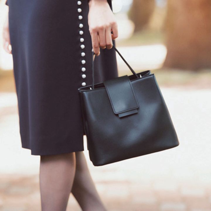 シンプルでオシャレなエコレザーバッグ