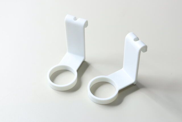 セリアのお得なワイヤーネット用リングフック 2P