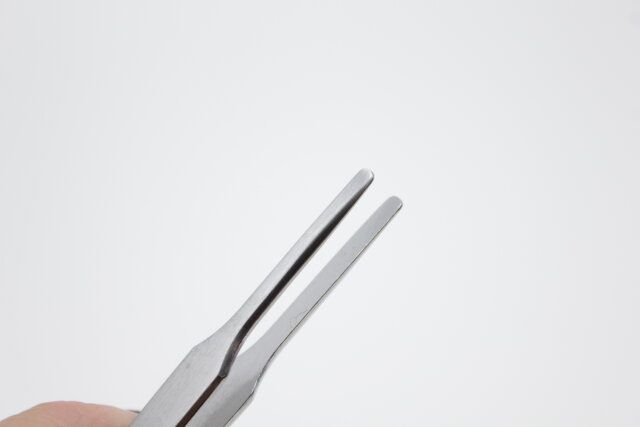 ダイソーのラウンドチップピンセット3