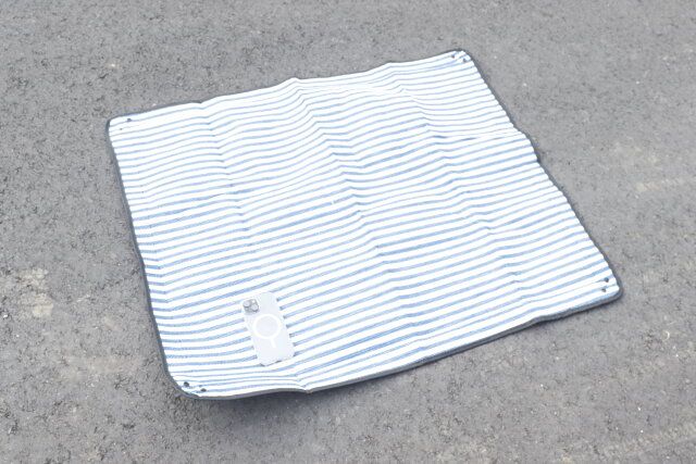 スタンダードプロダクツ 砂よけスナップ付レジャーシート 展開時 サイズ感