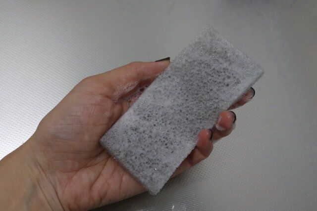 キャンドゥの毎日、取り替えられて衛生的に使える使い捨てスポンジの泡立ち