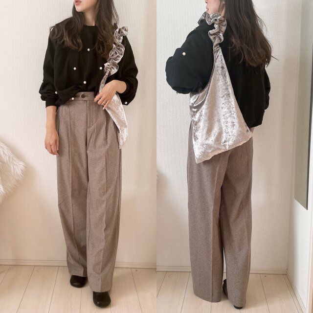 パール付きスウェットでカジュアル