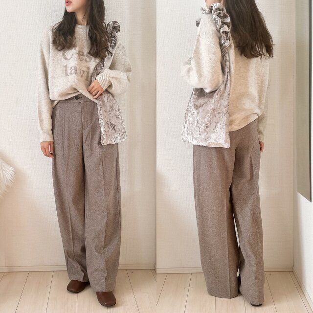 淡色コーデで可愛い雰囲気