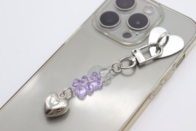 ダイソー 5046 スマホチャーム（ベアハート、2P） 使用例
