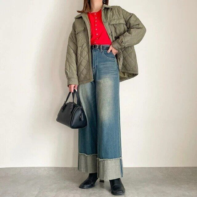 大人女子のロールアップワイドデニムコーデ