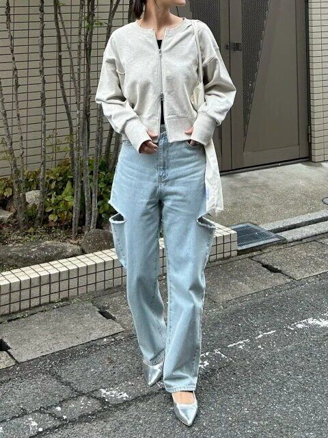 大人女子のスウェットワイドデニムコーデ