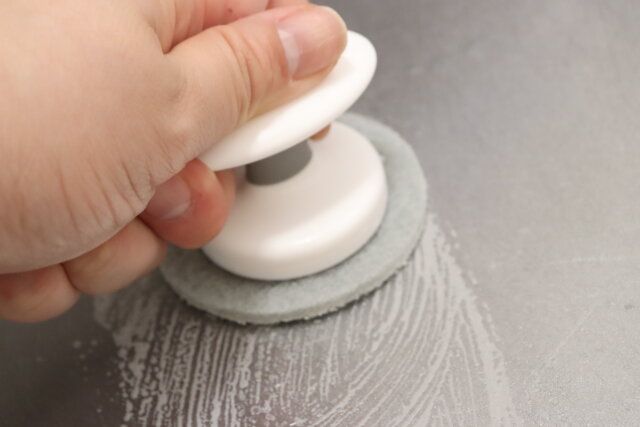 ダイソー 取り換え式キッチンシンク洗い用スポンジスペア（2個、アクリルビーズ不織布） 使用例