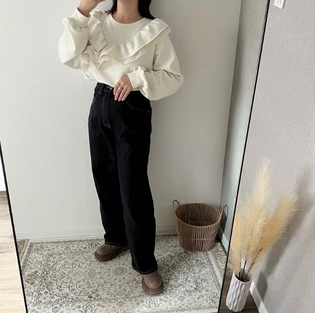 フリルトレーナー