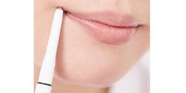 口角オーバーで余白を埋める