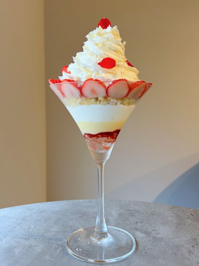 「苺のショートケーキパフェ」1860円