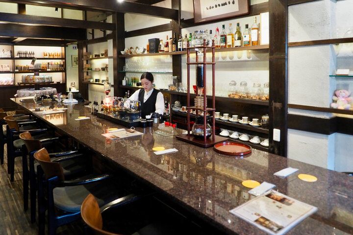 草津・湯畑からすぐ♪ ひとりでもゆっくり過ごせる老舗宿併設の隠れ家カフェ「奈良屋 喫茶去」であったか抹茶ラテを