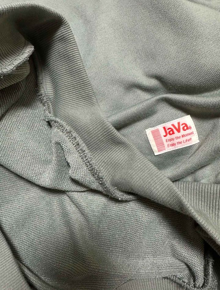 画像: 程よい分厚さで秋から春まで着用可能！