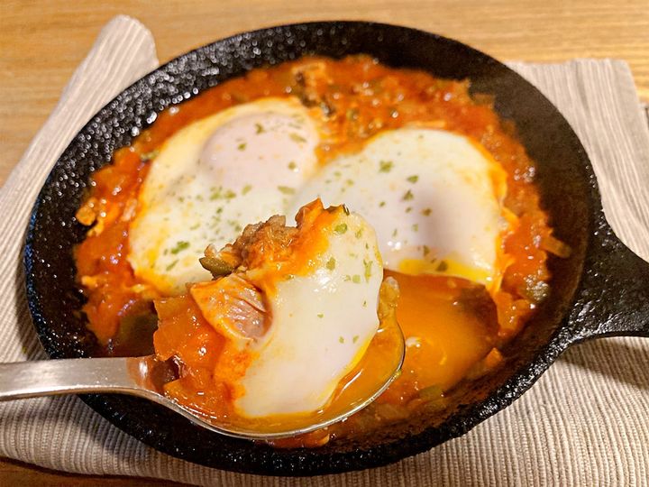 目玉焼きと食べるシュクシュカ