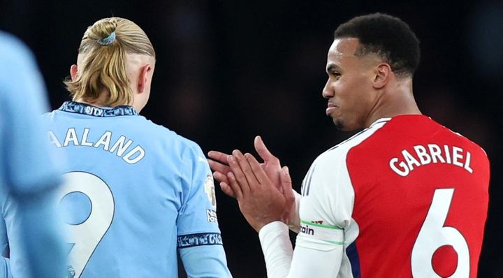 日本代表選手が所属する海外名門、遺恨がある宿敵スターへの煽りに監督が不快感