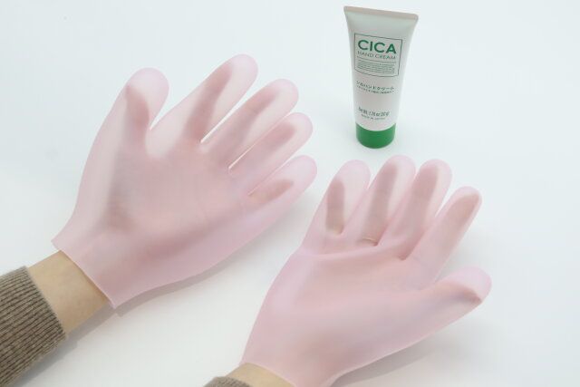 しっとりハンドケアグローブ 使用時
