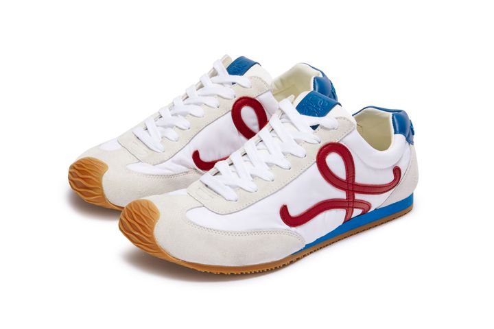 「バレエランナー 2.0」ホワイト／レッド／ブルー（オンライン限定） ¥106,700