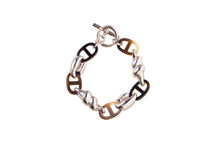 〈エルメス〉のブレスレット