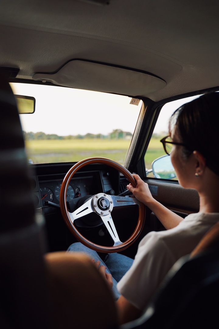 お洒落な人が乗っている車といえば。安全性を兼ね備えたクラシックカー《VOLVO》240【マイカーと一緒にどこまでも。vol.5】