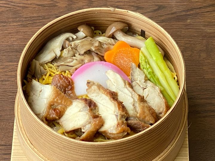 五目わっぱ飯（小鉢・味噌汁付き）950円