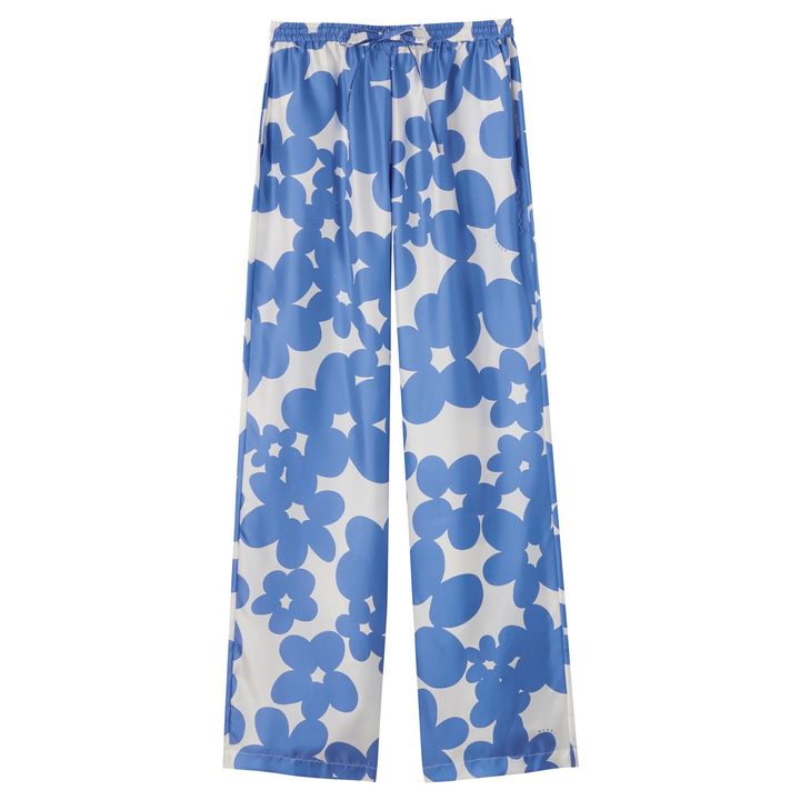 パンツ ￥178,200／MARNI