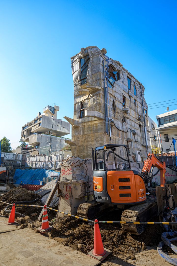 〈蟻鱒鳶ル〉外観