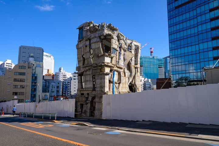 蟻鱒鳶ルの外観