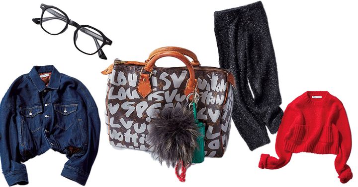 VERYスタッフたちの私物でGジャンと黒縁メガネとペイントバッグとシャギーパンツと赤ニット