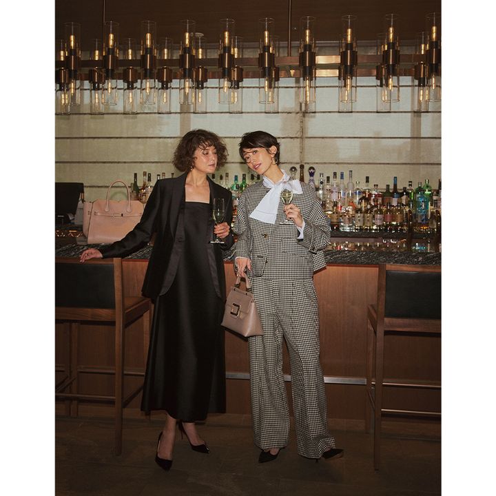 ドレスアップする日はパンツのセットアップが今っぽい