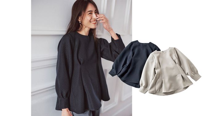 構築的なシルエットのブラウス