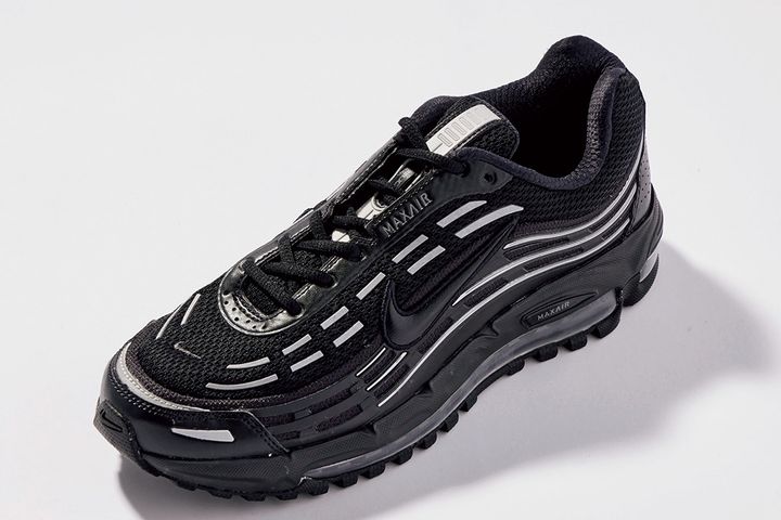 オシャレなだけじゃない！機能的で汎用性が高いモノトーンスニーカー12選